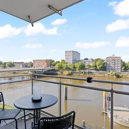 Exklusive Mit Weserblick Und Tiefgarage Bremen